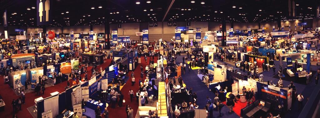 exhibit-floor-by-@mturcsanyi
